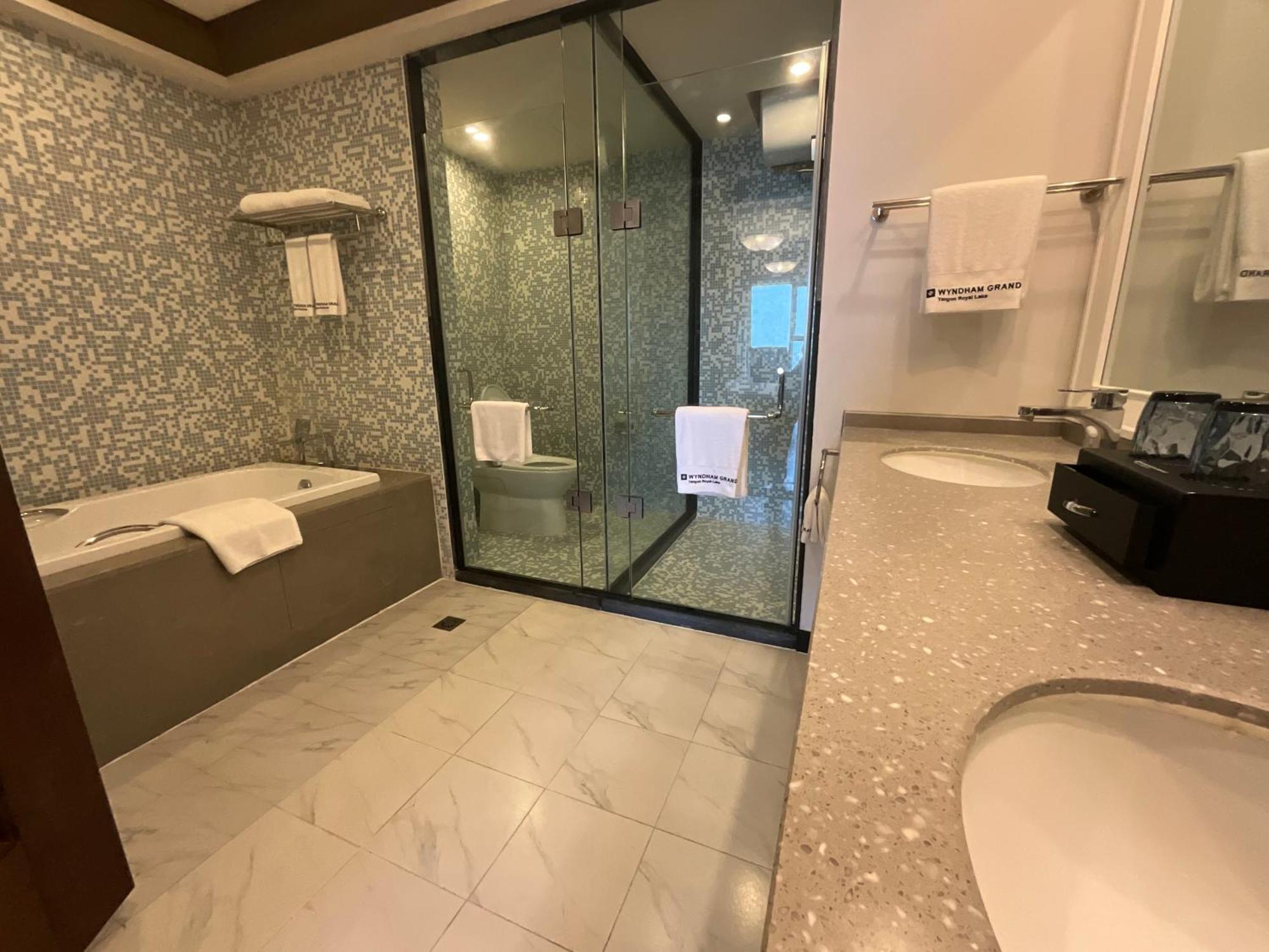 Kantharyar Serviced Apartment Yangon Luaran gambar